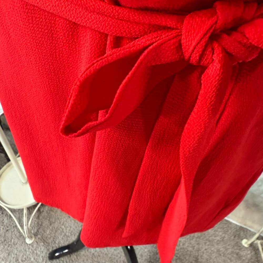 New πPremier Amour Feminine & Romantic Fire Red Romper with Pockets - Picture 6 of 16